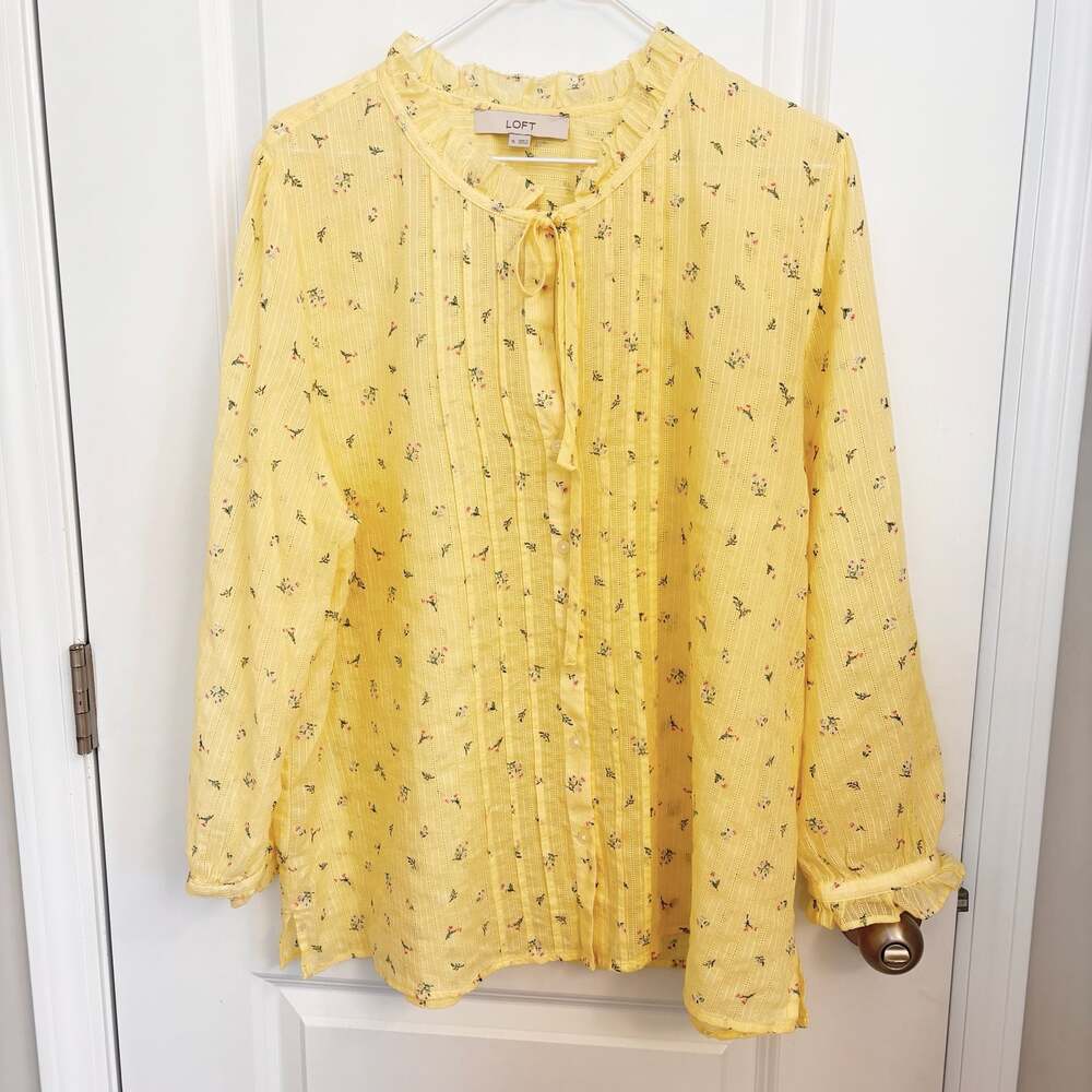 LOFT Blouse Size XL Butter Yellow Floral Striped Pintuck with Tie Neck Cottageco